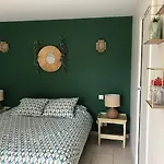 Château De La Prade Couette-café 4*
