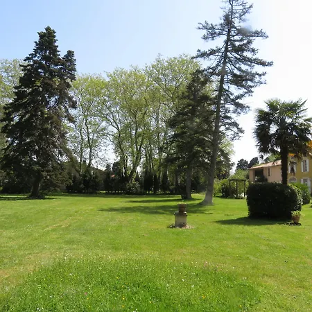 Chateau De La Prade Bed and breakfast 4*