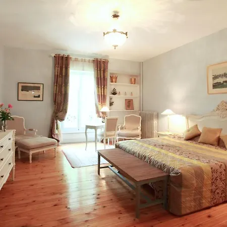 Chateau De La Prade לינה וארוחת בוקר 4*