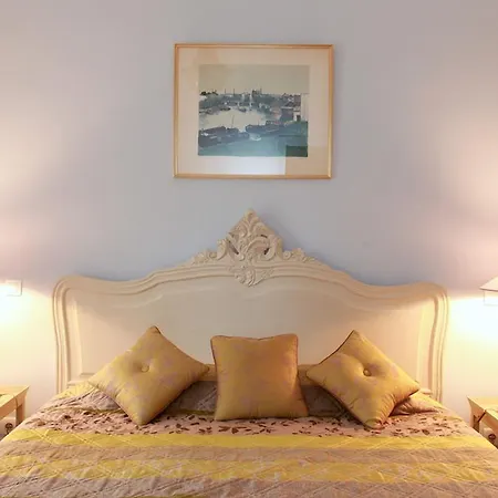 Bed and breakfast Chateau De La Prade 4*