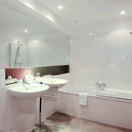 Chateau De La Prade Bed and breakfast