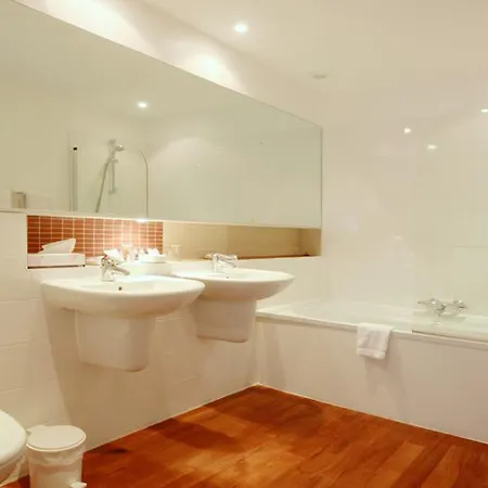 Bed and breakfast Chateau De La Prade 4*