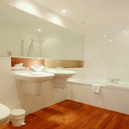 Chateau De La Prade Bed and breakfast